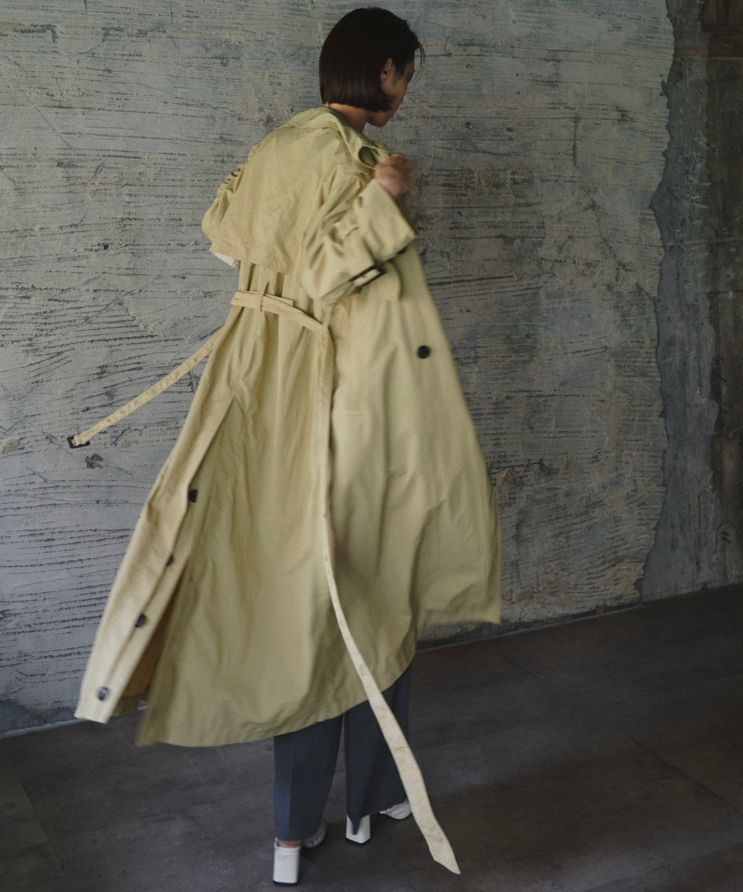 WATERPROOF TRENCH COAT