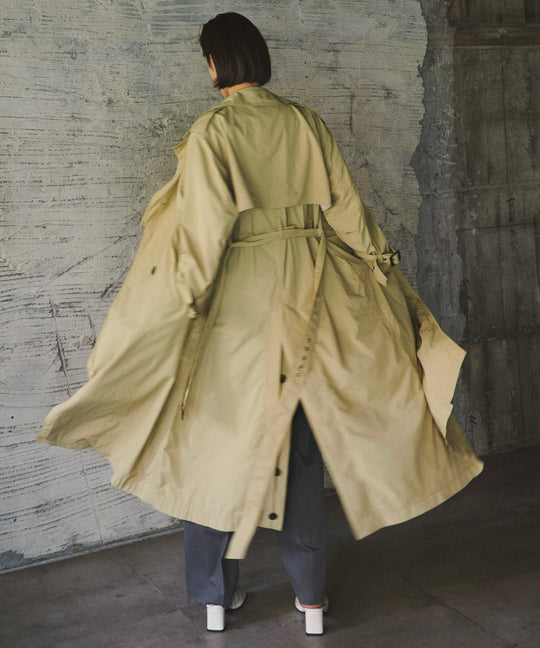 WATERPROOF TRENCH COAT