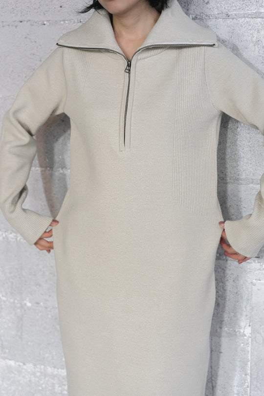 BIG COLLAR HALF ZIP KNIT DRESS