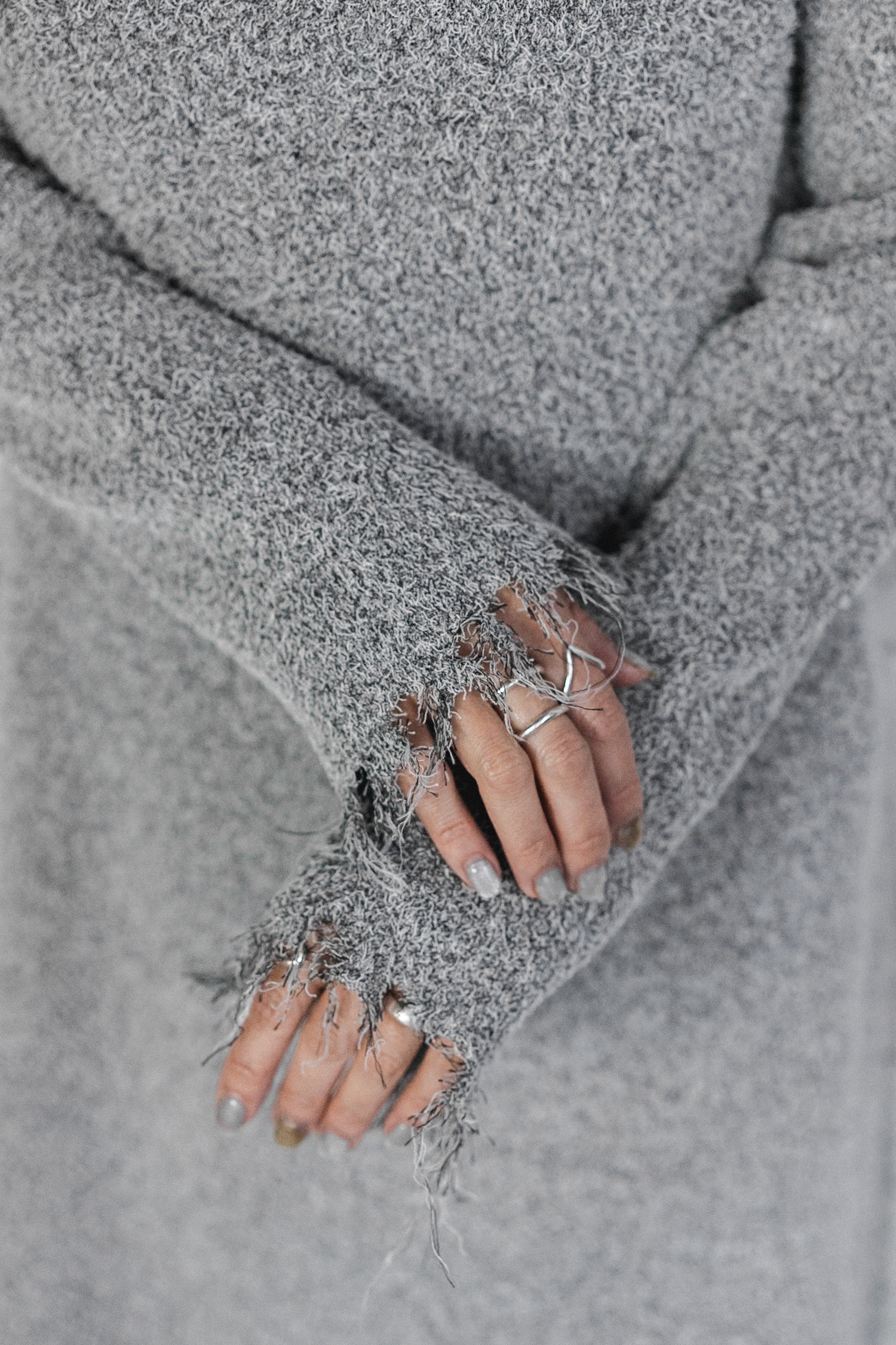 MIX YARN DAMAGE KNIT DRESS – ANOGH